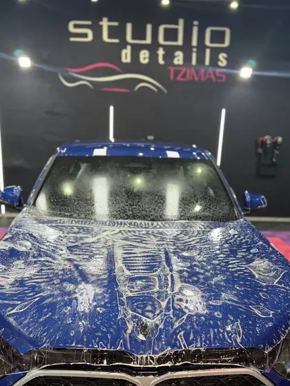 Μπλε BMW στο Studio Details Tzimas — φωτογραφία 3