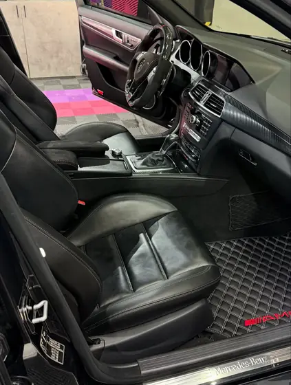 Mercedes στο Studio Details Tzimas — φωτογραφία 5